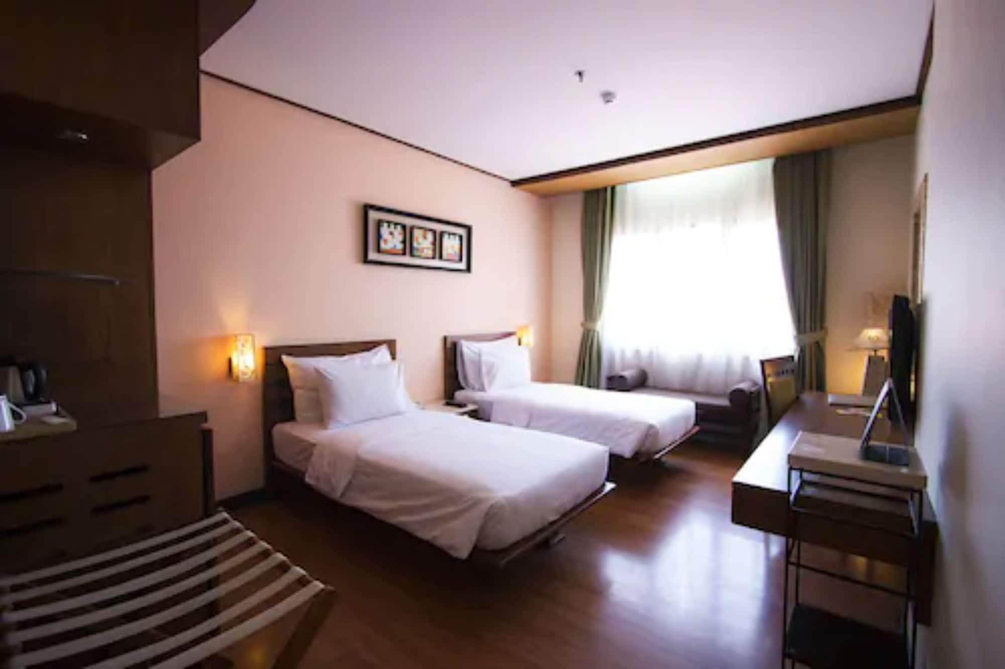 Banana Inn By Kagum Hotels Bandung Extérieur photo